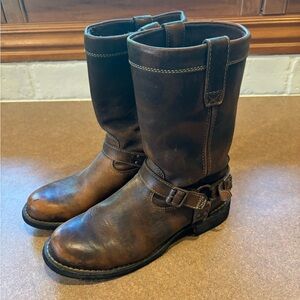 Durango brand women's 7.5 motorcycle boots